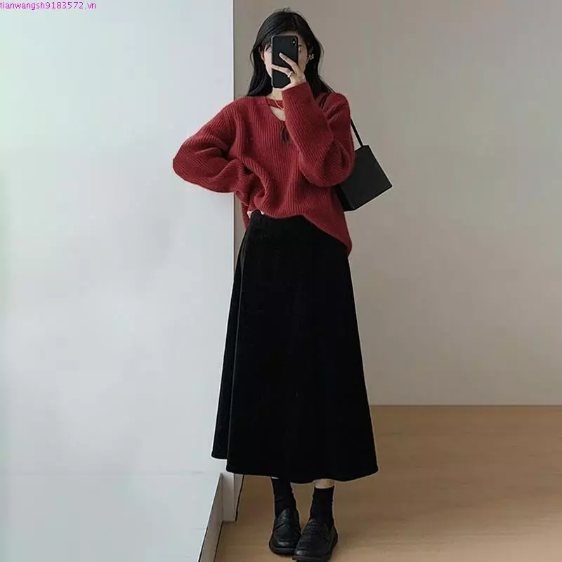 【Bess's house】áo len mongtoghi nữ+váy dài,set đồ nữ sang chảnh,Mùa Thu Đông Mới Đỏ plus Kích Thước Phù Hợp Với Phong Cách Nhẹ Nhàng Một Bộ 2024 Váy Áo Len Rời Bộ Hai Mảnh,se