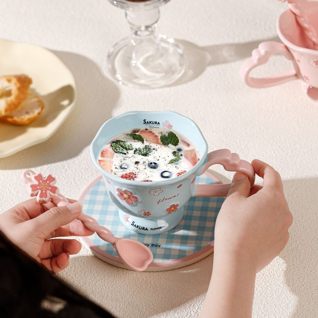 Cốc sứ hoa anh đào  – thiết kế dễ thương, phong cách nữ tính, dùng cho cà phê, trà chiều, văn phòng & gia đình