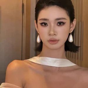 Retro Hồng Kông Giọt Nước Ngọc Trai Bông Tai Đơn Giản, Phù Hợp Với Váy Cưới Cô Dâu