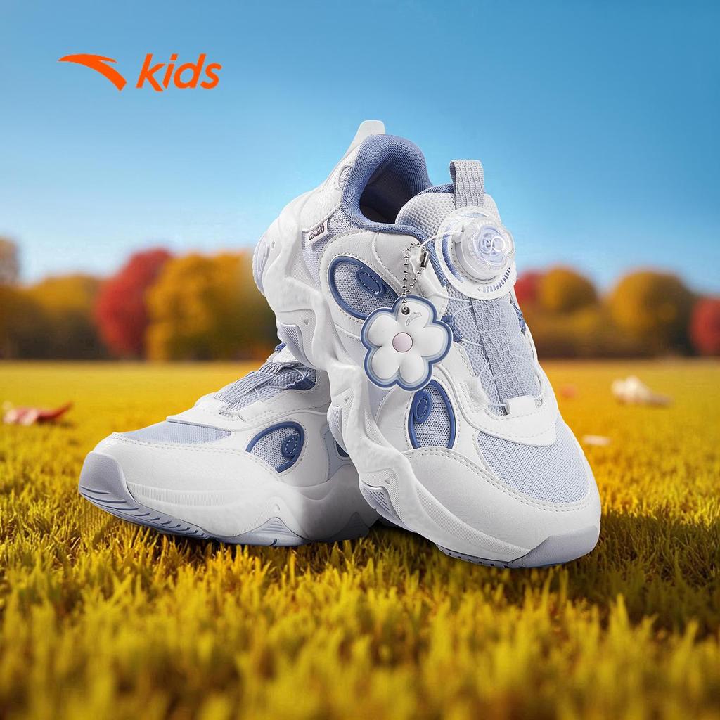 ANTA Kids DunDun Giày Thời Trang Bé Gái 3225D8803. Khóa Xoay Tiện Lợi, Êm Nhẹ, Hạn Chế Trơn Trượt