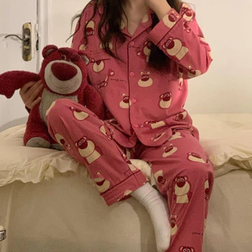 Bộ đồ ngủ gấu dâu tây dễ thương Hàn Quốc dành cho nữ sinh viên Bộ đồ mặc nhà dài tay có thể mặc được Bộ đồ ngủ bên ngoài Bộ đồ ngủ hoạt hình Bộ đồ ngủ người phụ nữ Đồ ngủ dễ thương