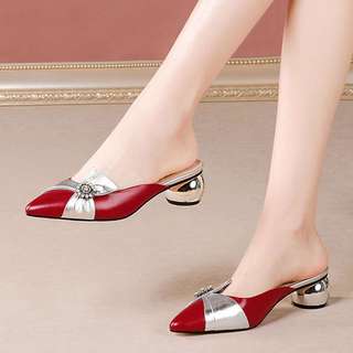 Giày Sục Nữ Cao Cấp Gót Trụ 5p, Bít Mũi, Nơ Đính Đá Sang Trọng, Phối Màu Đỏ / Đen / Kem – Mã CG489