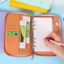 PCF * Bao da PU Notebook Chất kết dính có túi đựng thẻ và khe cắm bút đàn hồi có khóa kéo Đóng cửa có thể đổ lại 6 vòng Chất kết dính C