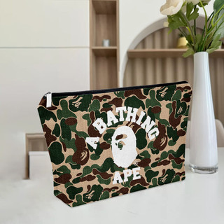 Túi đựng mỹ phẩm họa tiết BAPE phiên bản giới hạn này mang lại cảm giác cao cấp; Đó là túi đựng mỹ phẩm du lịch di động và quà tặng đa chức năng, thiết thực.