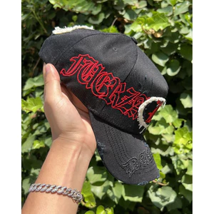 Mũ Gola Dandy màu đen cổ điển, thiết kế thêu đỏ - Hợp trend hip-hop - Vành mũ điều chỉnh được