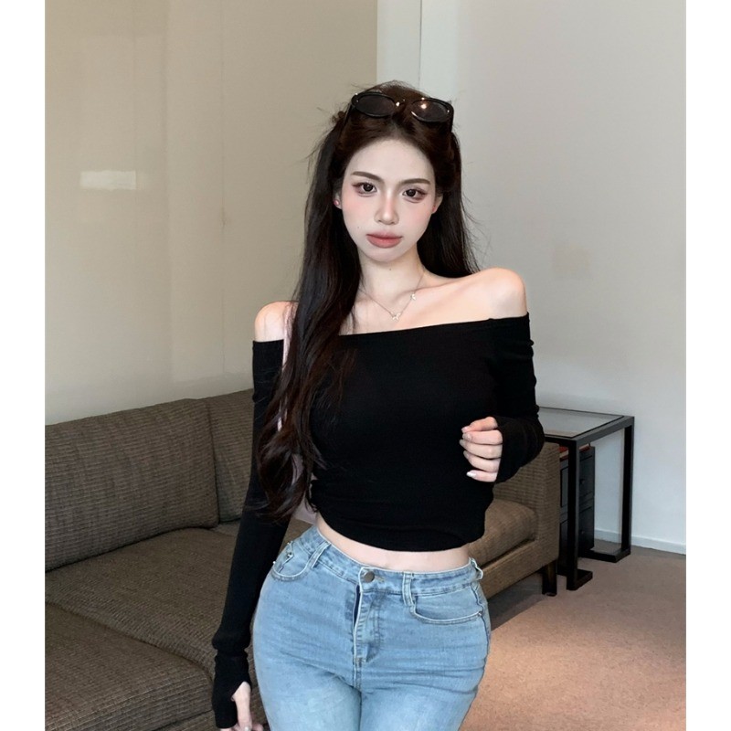 Áo sơ mi nữ dài tay mùa thu, thời trang mới nhất với thiết kế lệch vai giúp bạn trông thon gọn quyến rũ.