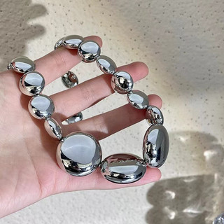 Vòng cổ hạt đá cuội tròn ba chiều sang trọng và phóng đại với cá tính mát mẻ và phong cách, dây chuyền xương đòn đa năng
