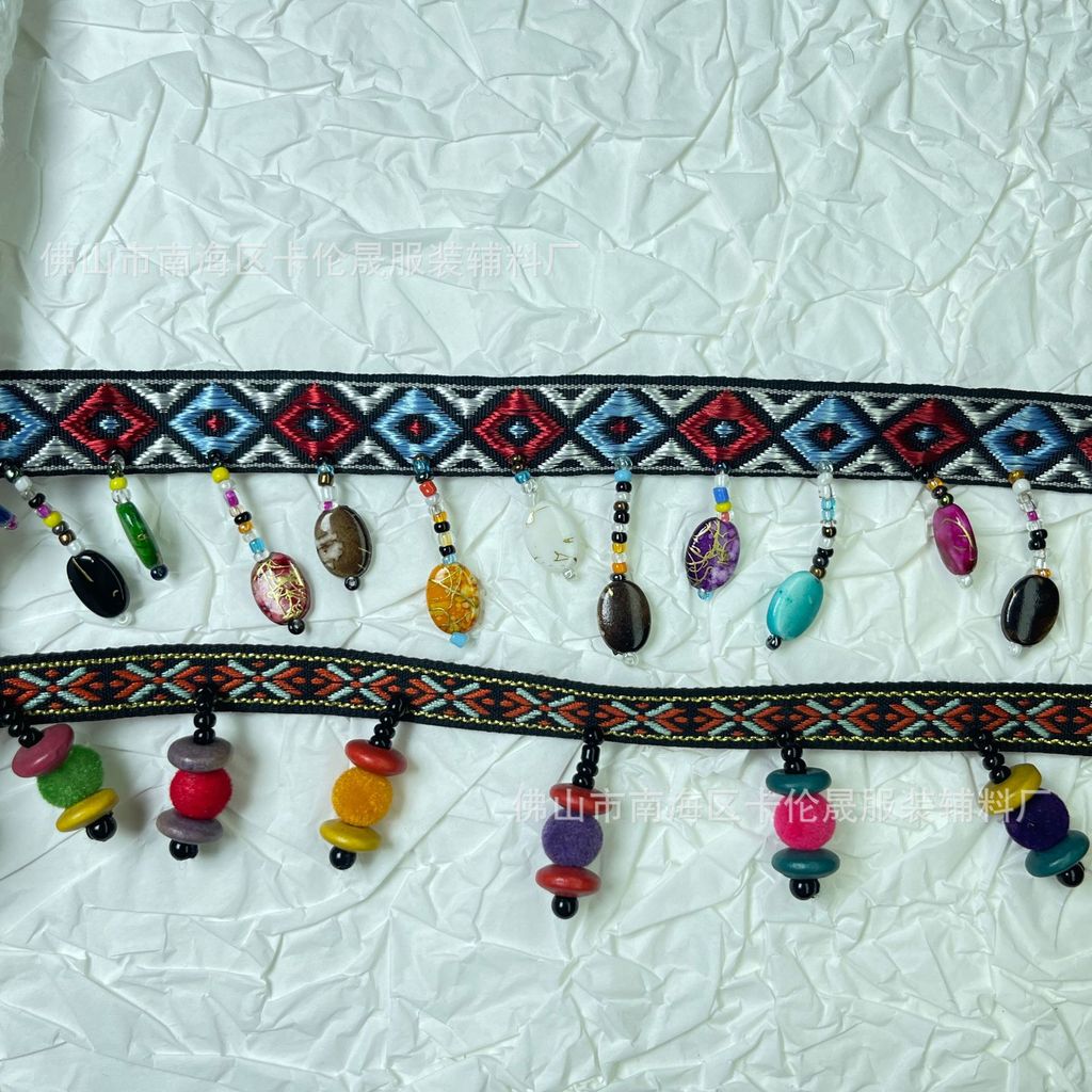 Váy Tua Rua Phong Cách Dân Tộc, Lông Thú Nhỏ Màu Bóng, Handmade Đính Hạt và Rèm Ren Khiêu Vũ với Đèn Lồng Cổ Treo