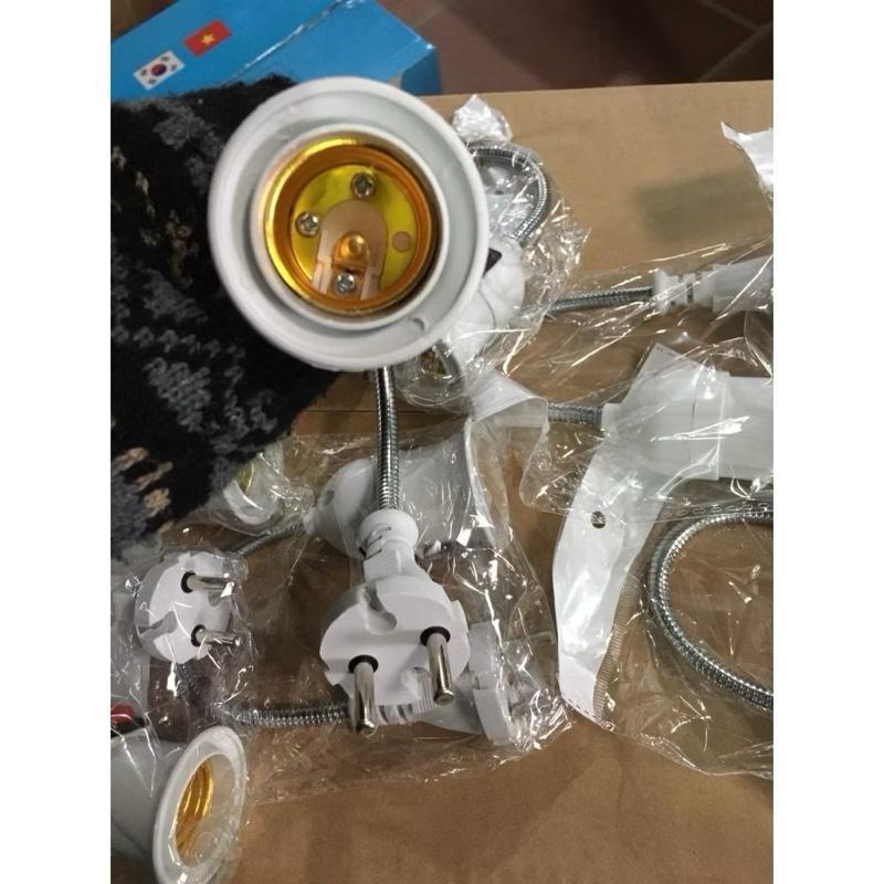 ￼Đui đèn E27 lò xo xoay 360 kèm công tắc