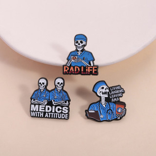 Balo pin phụ kiện cho nhân viên y tế và x-quang - Độc đáo với đầu lâu men thổ cẩm và huy hiệu kim loại