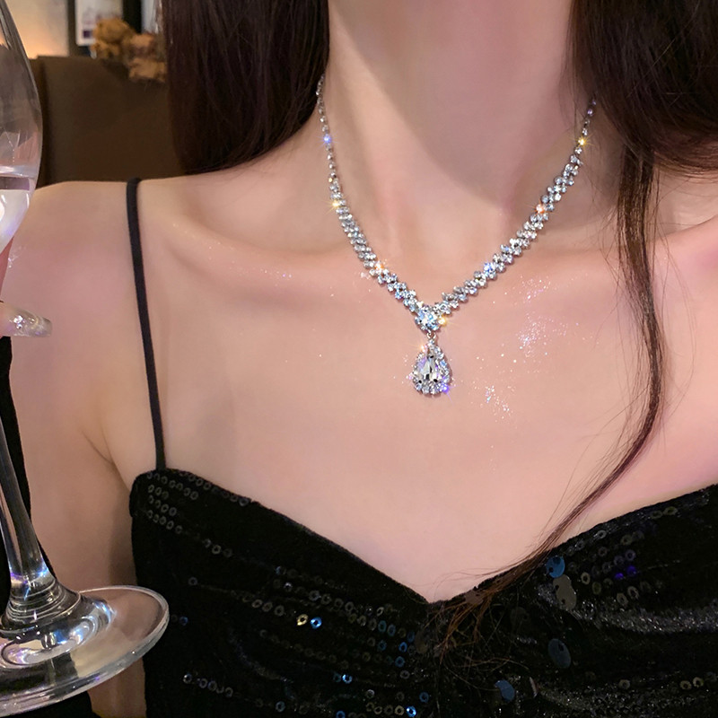 Bộ trang sức hình giọt nước kim cương Váy dạ hội Vòng cổ Bông tai Giá cả phải chăng Phụ kiện sang trọng dành cho nữ