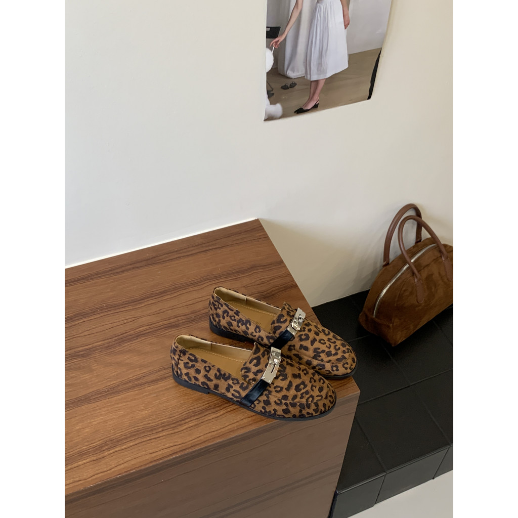 KD Khóa Kim Loại Slip-On Loafers Nữ Thu Đông 2025 Phong Cách Mới Giày Da Nhỏ Giày Đơn
