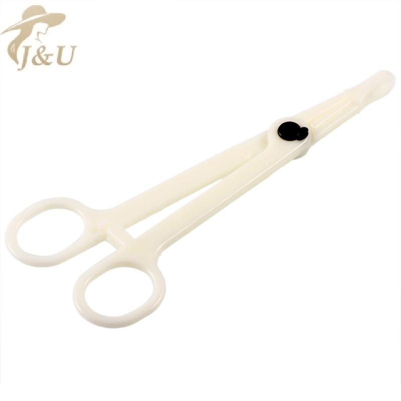 Bộ dụng cụ xỏ khuyên cơ thể gồm 10-20 món, phù hợp cho nhiều vị trí như rốn, lưỡi, mày, mũi và môi.