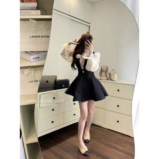 Váy Đầm 2 Món Áo Ren Cổ Bèo Mix Váy Yếm Xoè Lannie, Váy Yếm Tacta Xoè Dáng Ngắn Mix Áo Ren Tay Dài [Sẵn]