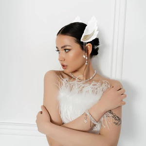 Phụ kiện kẹp tóc cánh thiên thần lông vũ đen - Perfect cho cosplay Halloween 2025