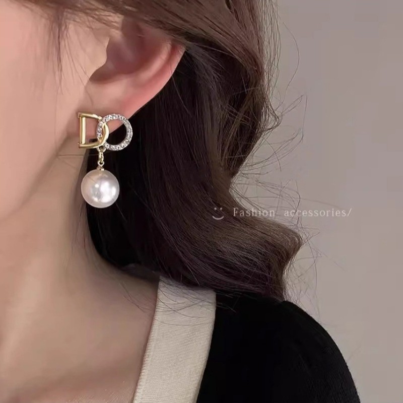 Bông tai ngọc trai giả Thiết kế Niche Bông tai sang trọng Bông tai