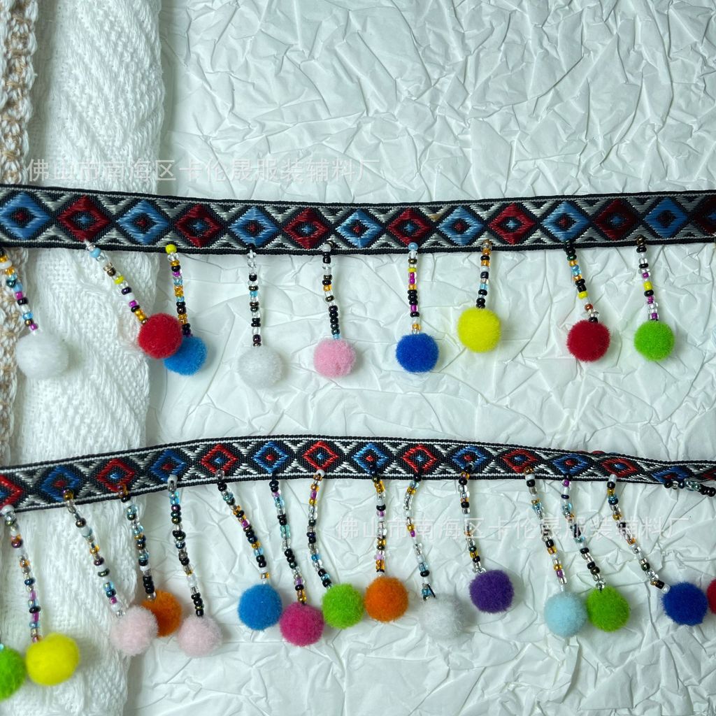 Váy Tua Rua Phong Cách Dân Tộc, Lông Thú Nhỏ Màu Bóng, Handmade Đính Hạt và Rèm Ren Khiêu Vũ với Đèn Lồng Cổ Treo