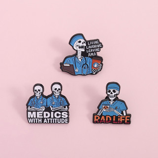 Balo pin phụ kiện cho nhân viên y tế và x-quang - Độc đáo với đầu lâu men thổ cẩm và huy hiệu kim loại