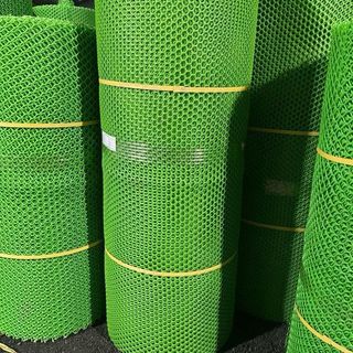 Lưới mắt cáo xanh đen cao 1M dài 50M ( hàng đẹp) lưới mỏng dẻo. Lưới có ô 1cm, dùng để chăn nuôi gà vịt,  HCM ship rẻ