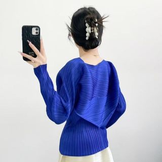 Miyake Áo Sơ Mi Xếp Ly Mới Mẻ, Form Ôm Tạo Eo Thon Gọn