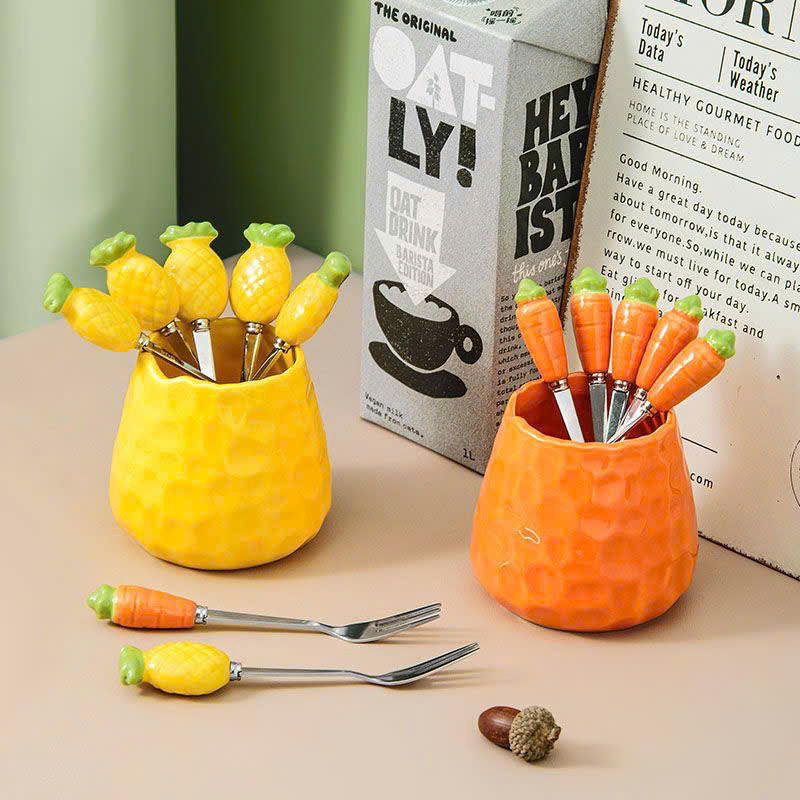 Set 6 Món: Nĩa Trái Cây Mini Kèm Lọ Cắm Sứ Tráng Men - Thép Không Gỉ 304 - Cán Hình Củ Quả Ngộ Nghĩnh - Quà Tặng Tân Gia