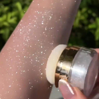 Bột long lanh cơ thể cô dâu - Kem nền ma thuật nổi bật đám cưới cho bữa tiệc