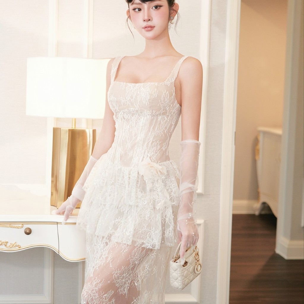 Đầm tiệc ren kim sa lấp lánh Khiết thiết kế form corset dài phối tùng xếp tầng & hoa 3D đính eo sang trọng KD384