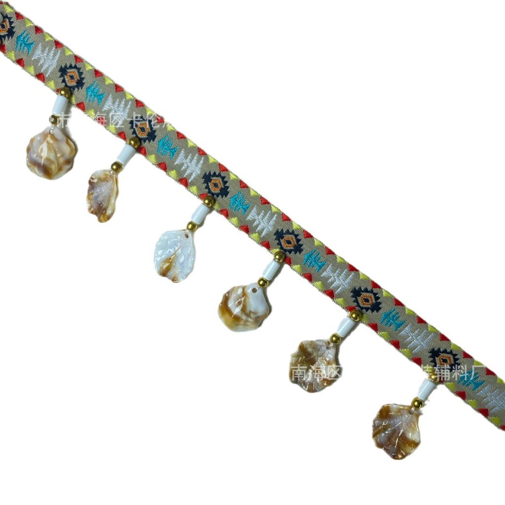 Váy Tua Rua Phong Cách Dân Tộc, Lông Thú Nhỏ Màu Bóng, Handmade Đính Hạt và Rèm Ren Khiêu Vũ với Đèn Lồng Cổ Treo