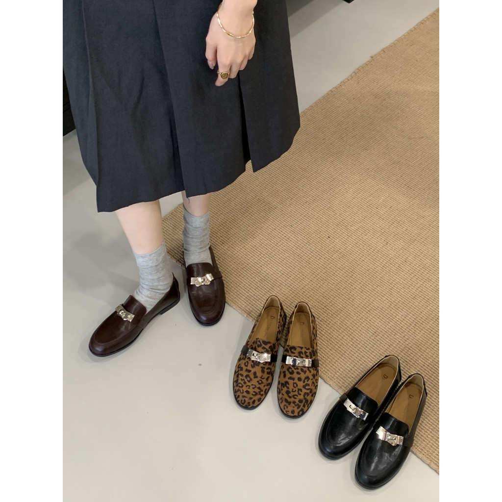 KD Khóa Kim Loại Slip-On Loafers Nữ Thu Đông 2025 Phong Cách Mới Giày Da Nhỏ Giày Đơn