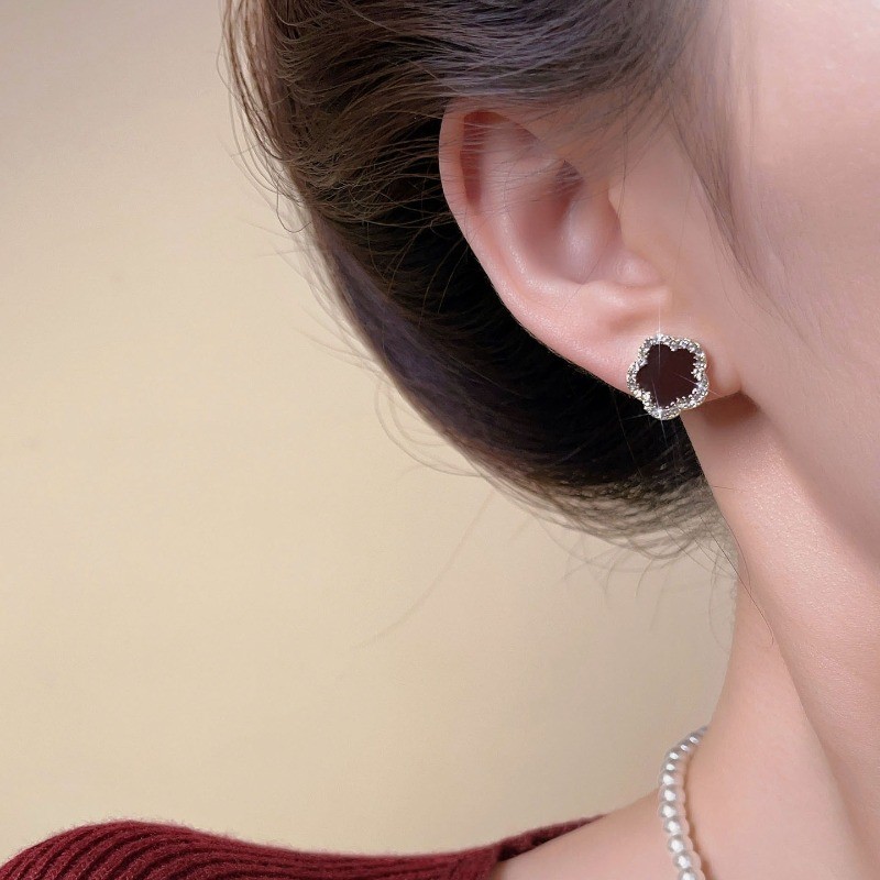 Bông tai nữ hoa đỏ thu đông Bông tai phong cách mới đơn giản