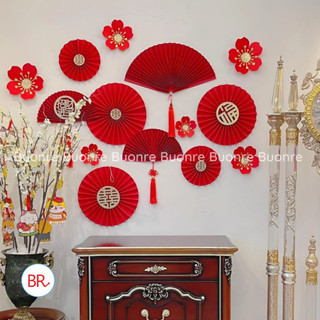 [Tết 2026] Set 3 Quạt Giấy Đỏ Kèm Tua Rua Ngọc – Decor Trang Trí Nhà Cửa, Quán Cafe, Lớp Học, Background Chụp Ảnh ANGI