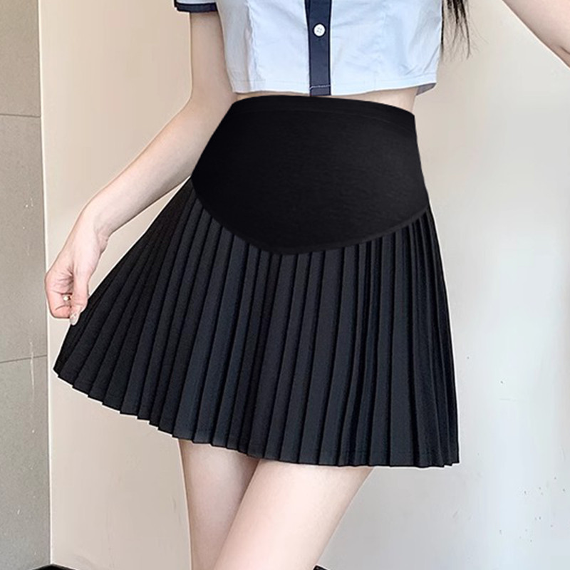 Trang phục bà bầu thời trang với váy xếp ly mùa hè