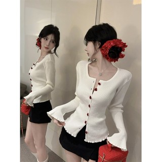 Áo Len Cổ Vuông Tay Trumpet Pure Desire - Phù Hợp Thời Trang Thu Đông Và Giáng Sinh