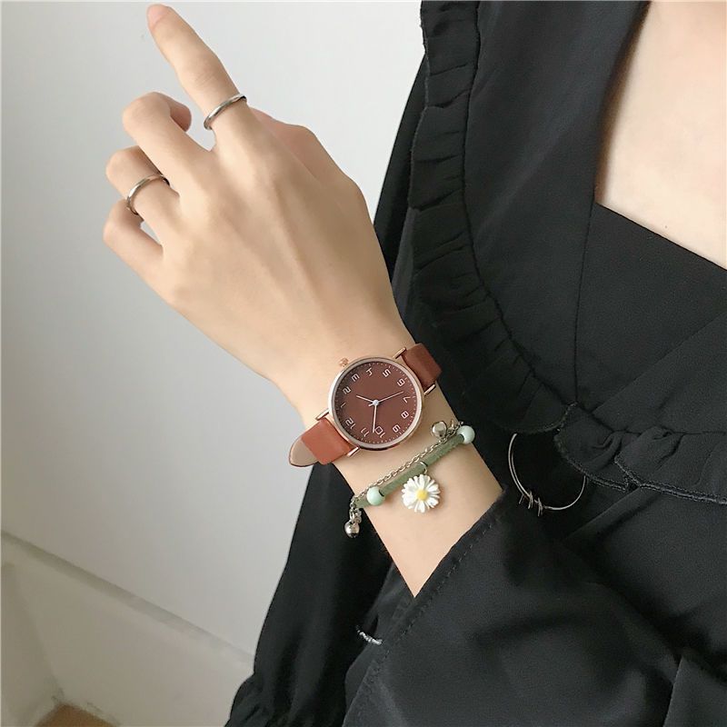 Đồng hồ nữ tối giản phong cách retro mới Bộ vòng tay đồng hồ khí chất nghệ thuật phù hợp với quà tặng của phụ nữ