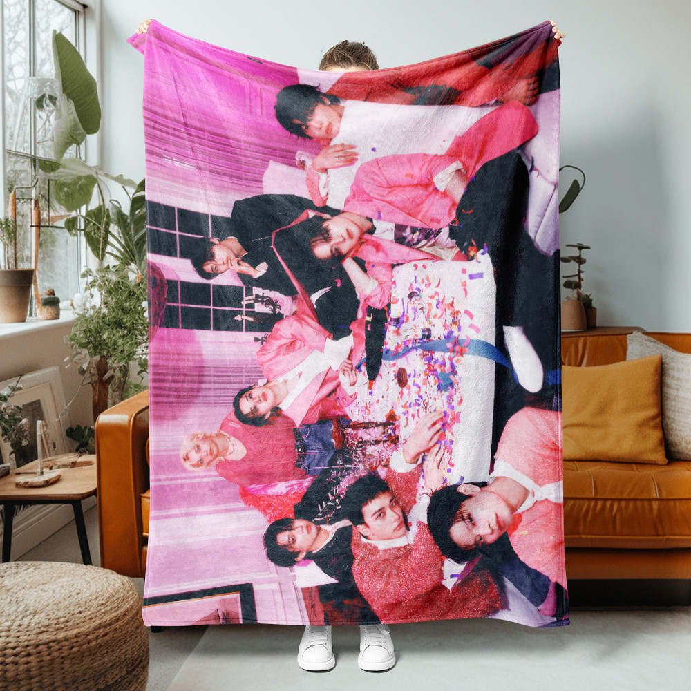 Chăn Flannel in hình một mặt Kpop Stray Kids cho ghế Sofa, giường ngủ, văn phòng hoặc du lịch