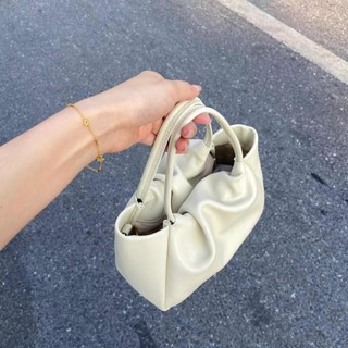 Túi dây chuyền Mini nơ thiết kế thích hợp