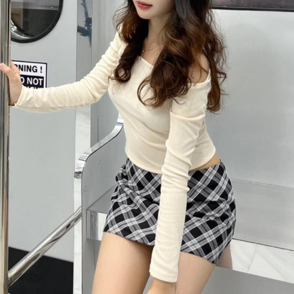 Chân váy kiểu cạp trễ  dáng ôm có lót quần, phong cách Y2K C070