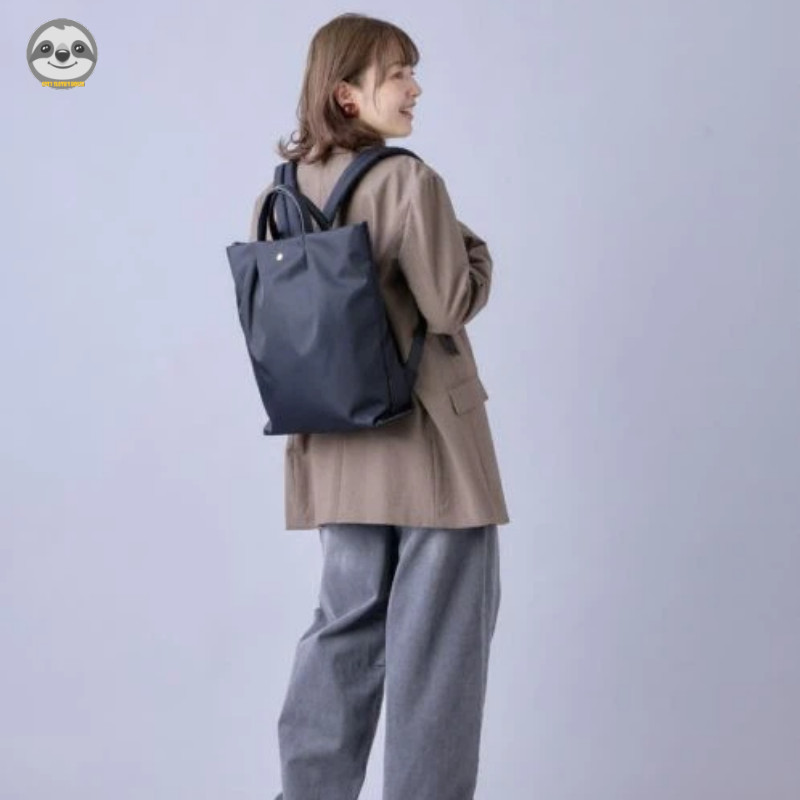Ba lô chống nước dung tích lớn dành cho nữ / Ba lô di động đi lại bằng Nylon đơn giản / Túi đi học nhẹ dành cho học sinh