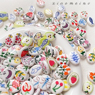 Gốm sứ vẽ tay hai mặt hình tulip và dâu cá đính hạt, phụ kiện vòng tay độc đáo