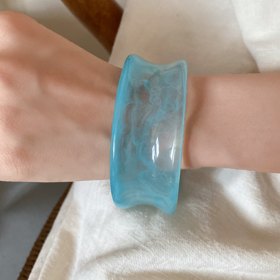 Vòng tay acrylic cổ điển, nhẹ nhàng, phù hợp thời trang dành cho nữ