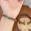 Vòng tay gỗ đàn hương giúp thư giãn, hạt gỗ màu vàng, dành cho nam/nữ, trang sức artisanal màu nâu với họa tiết