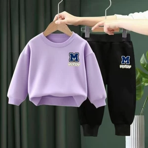 Bộ áo nỉ và quần thường ngày cho bé trai với phong cách hoạt hình đơn giản Áo năng động mùa xuân và mùa thu nhẹ