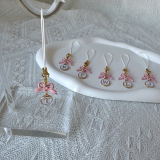 1 Mặt dây chuyền chữ Nơ màu hồng-Đầm chữ cái đầu tiên (A-Z) Mặt dây chuyền điện thoại di động