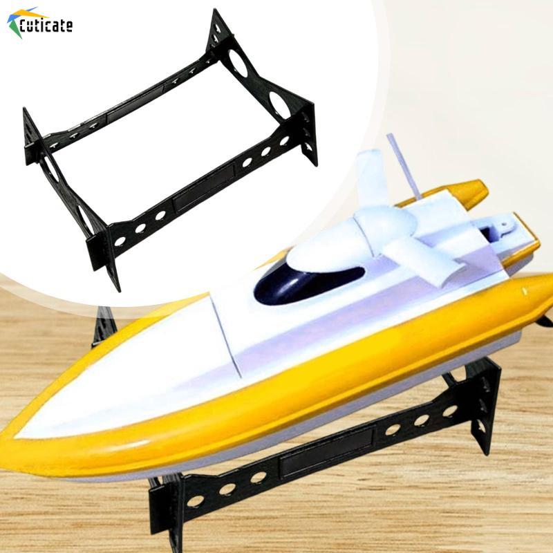 Đế trưng bày nhẹ và chắc chắn cho thuyền điều khiển từ xa, được làm bằng Polypropylen, dễ lắp ráp.