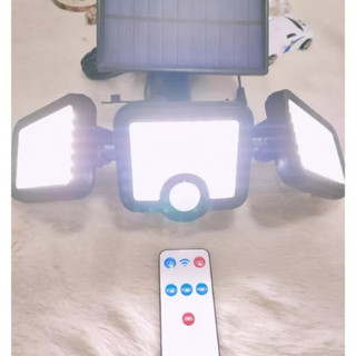 Đèn năng lượng mặt trời 80w 3 bóng 75 đèn LED cảm biến chuyển động chống nước tự động bật tắt khi có người đi ngang qua