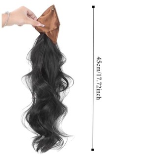 Tóc giả xoăn dài NCE với kẹp móng vuốt và lông tơ tam giác, kèm theo băng ruy băng satin mở rộng cho đuôi ngựa.