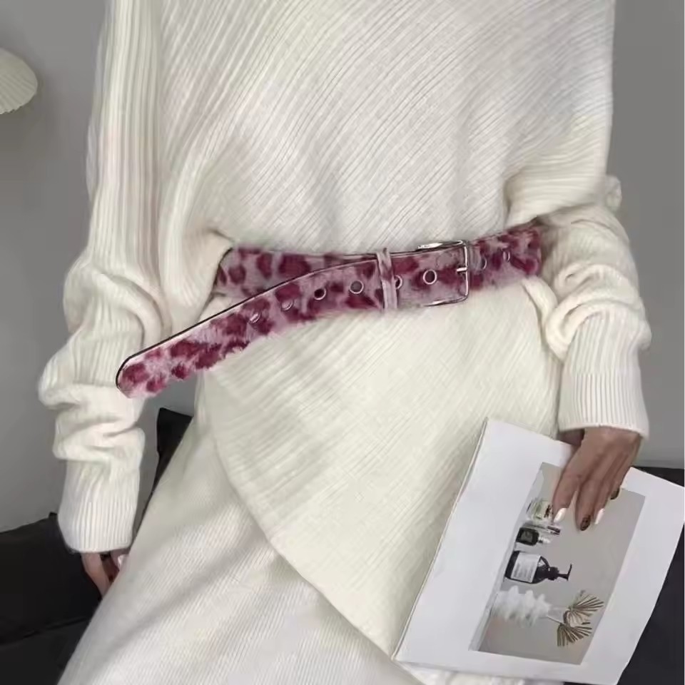Thắt lưng lông họa tiết da báo Y2K màu hồng hoặc trắng, chất liệu da giả, dễ dàng điều chỉnh size