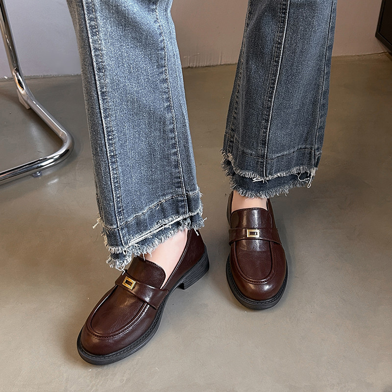 Atikota Nữ Loafers Thời Trang Đơn Giản Kim Loại Trang Trí Thường Ngày Retro Da Mềm Ngón Chân Tròn Thoải Mái Giày Đơn