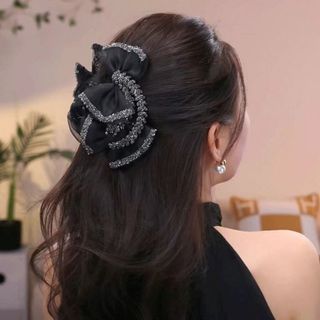 Kẹp tóc MIKYCO hình cá mập lưới bong bóng, phù hợp bé gái với vẻ ngoài thanh lịch và ngọt ngào.