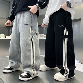 Quần thể thao bé trai ống suông – Dáng rộng thoải mái, phối sọc năng động, dễ phối nhiều kiểu